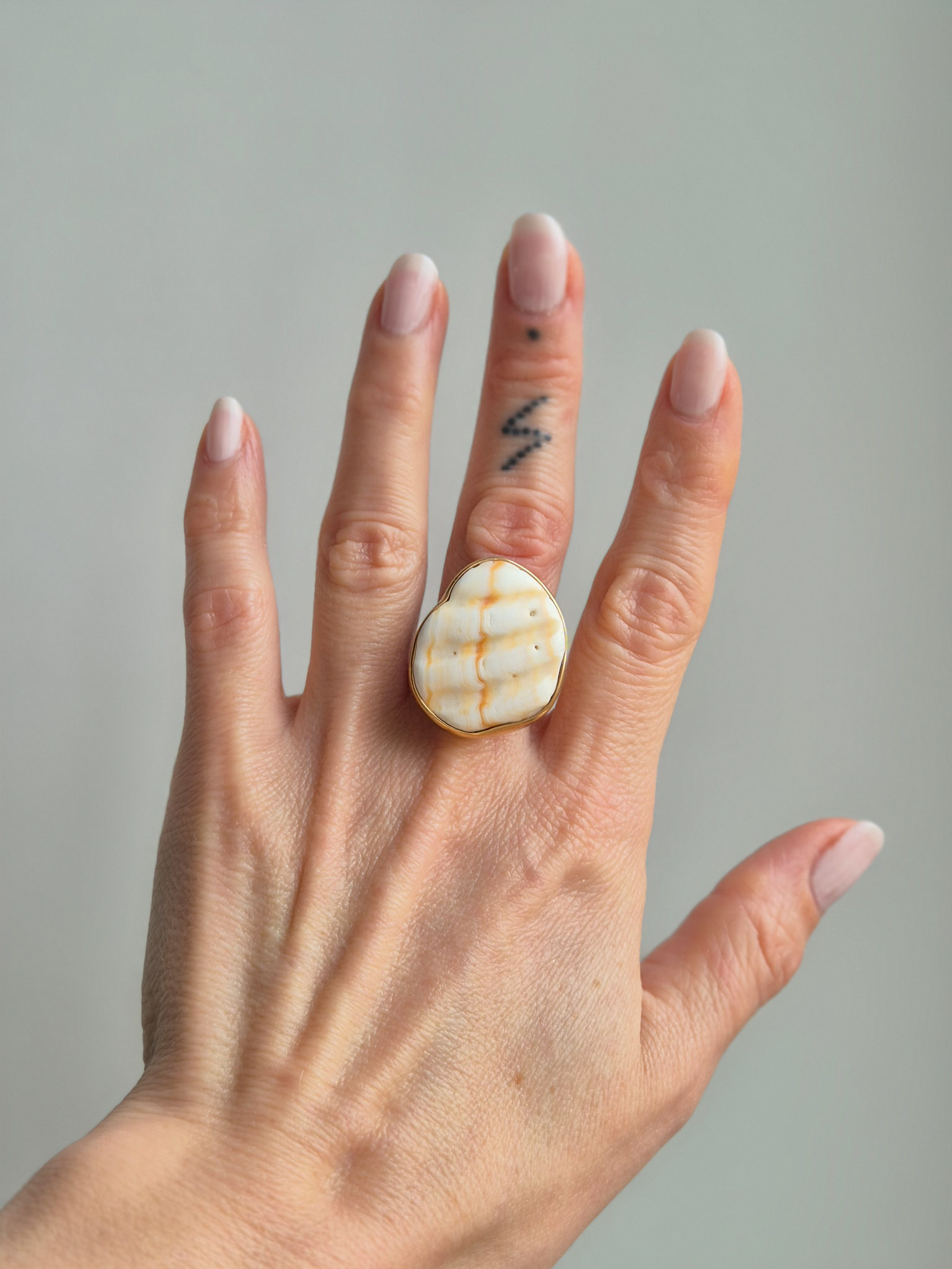 L175 Pierścionek Shell - obrazek 3